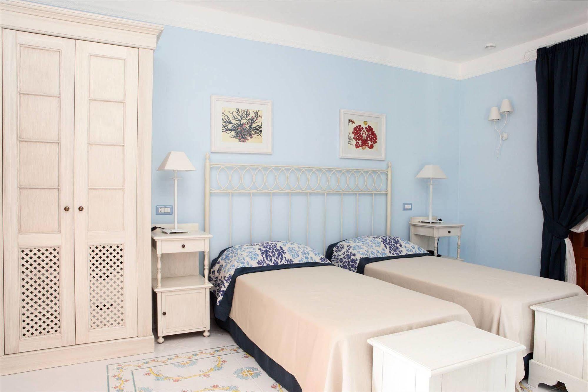 Hotel Residence Mendolita Lipari  Exterior photo