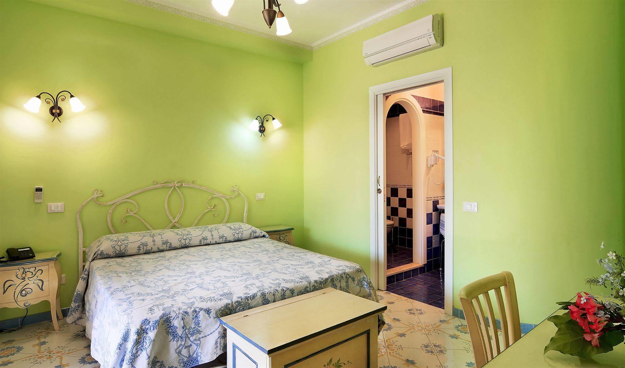 Hotel Residence Mendolita Lipari  Exterior photo